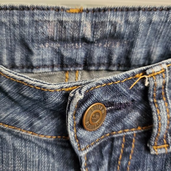 FINAL $❗GONE SOON • BITTEN Sarah Jessica Parker Jeans 2. WAS $45. - Picture 6 of 16